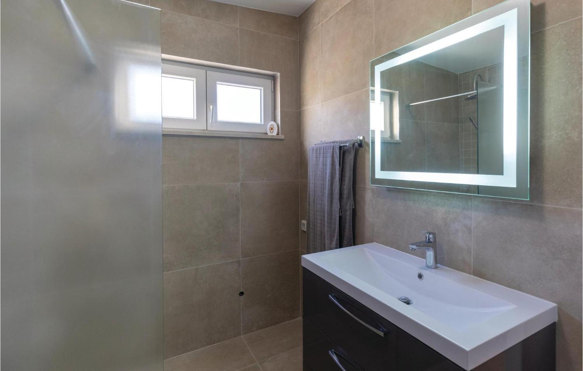Awesome Apartment In Blace With House Sea View Exterior foto
